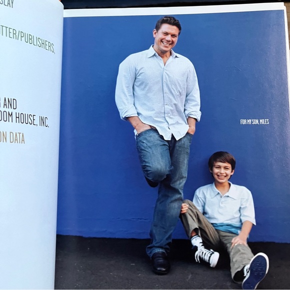 Food Network Tyler's Ultimate Cookbook - YUM!!!- First Edition. - Picture 7 of 15